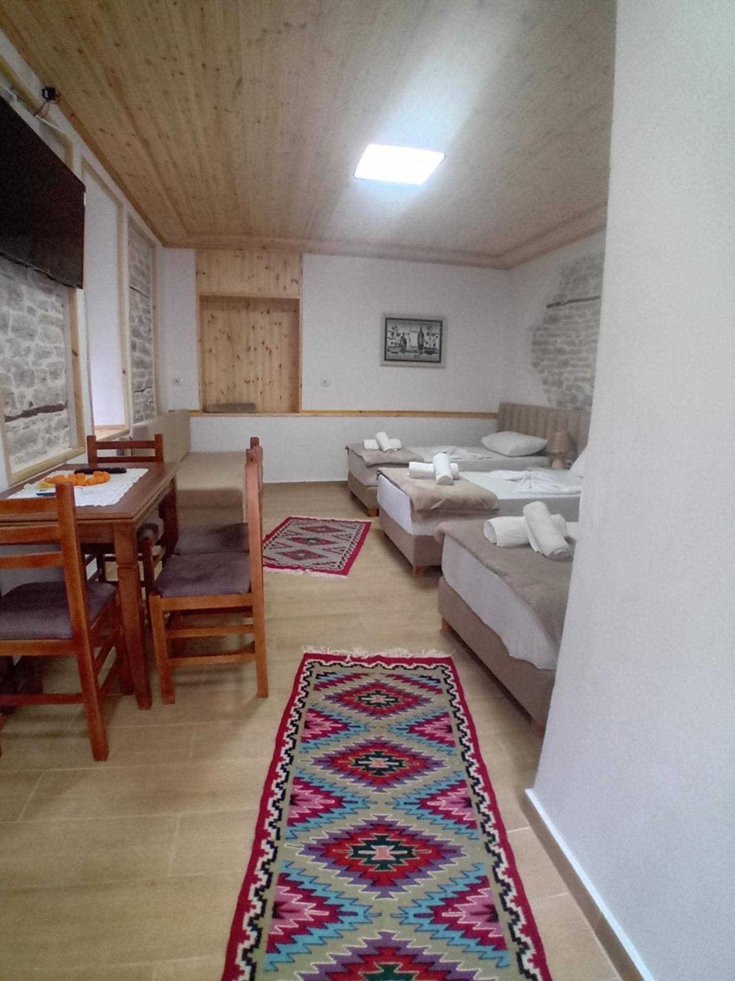 Arpet Gasthof Gjirokastër