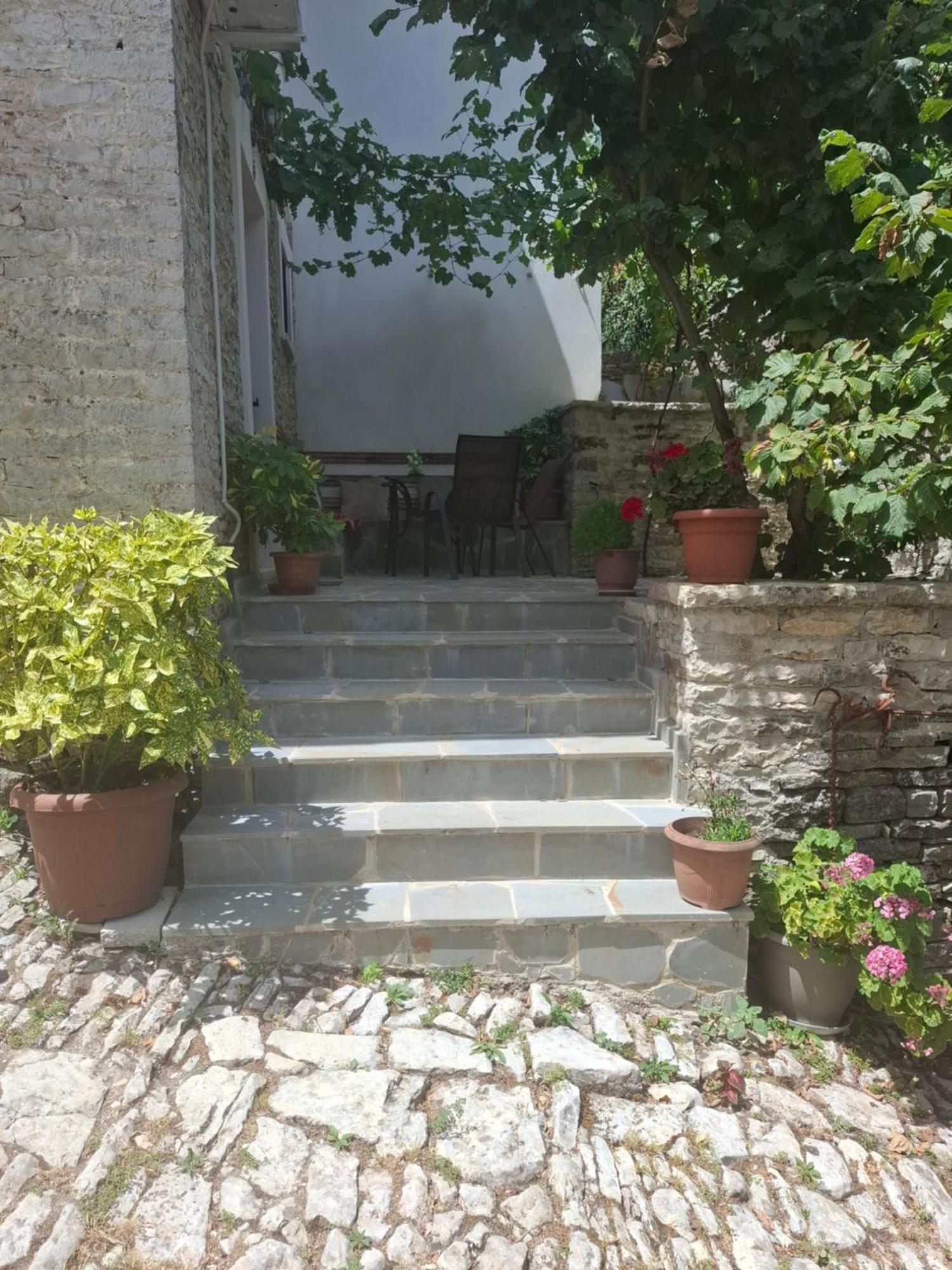 Gjestgiverier Arpet Gjirokastër