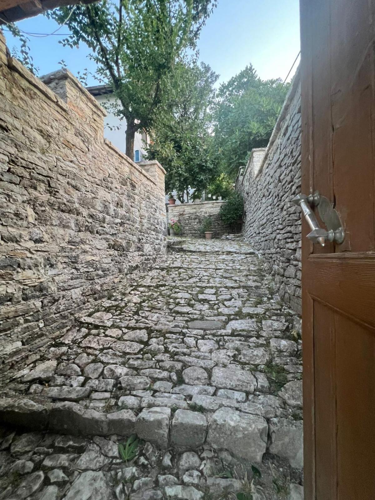 Arpet Gjestgiverier Gjirokastër