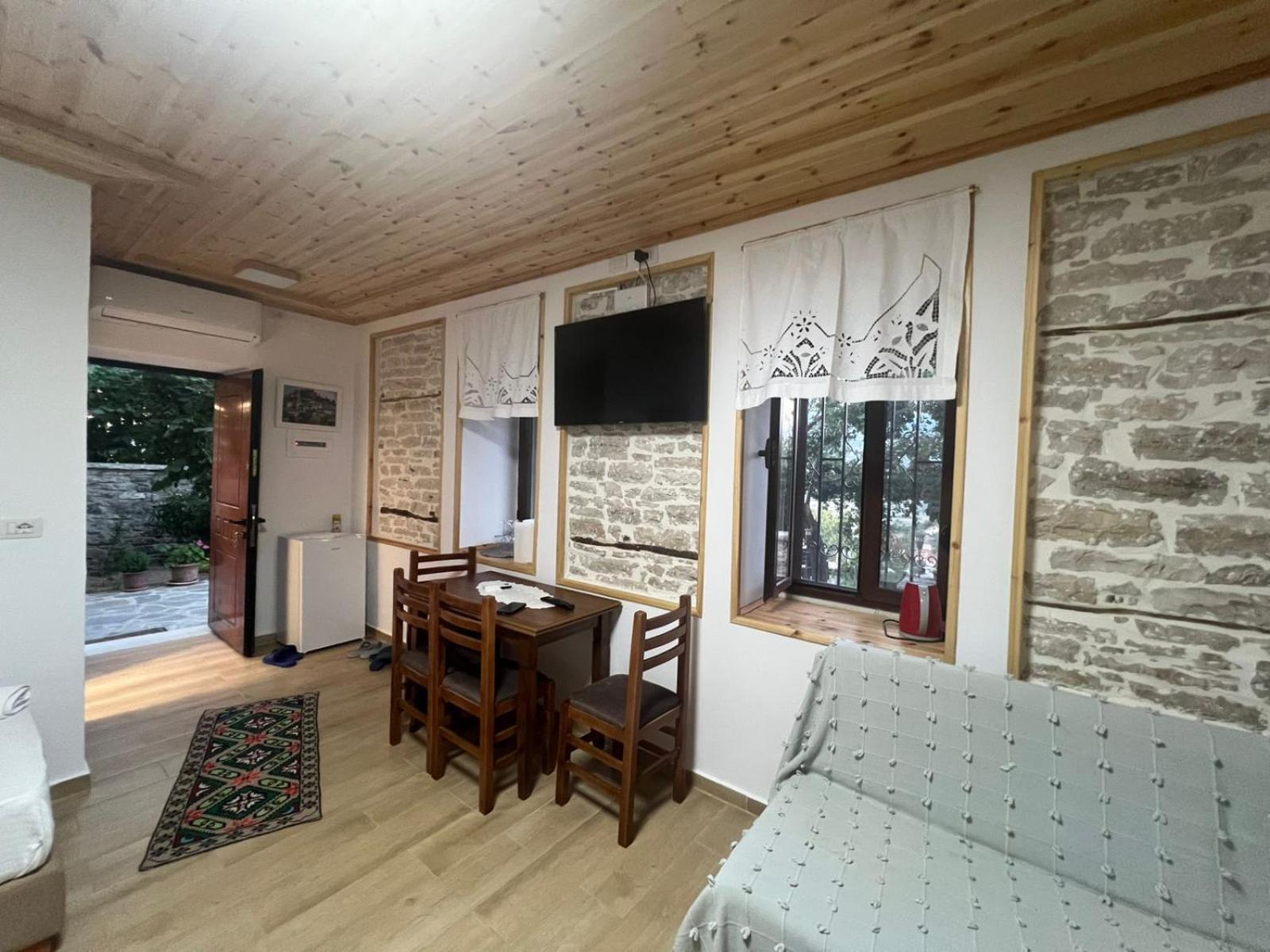 Arpet Gjirokastër