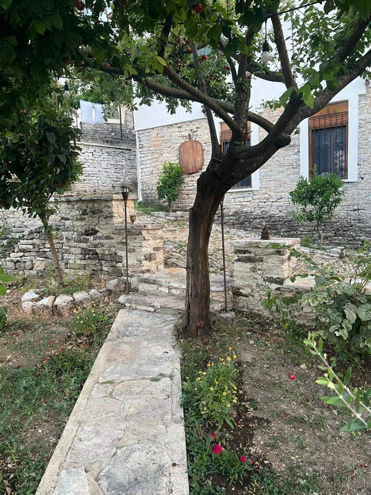 Arpet Gjirokastër